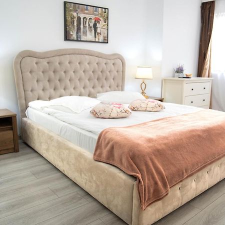 Casa Alis Hotel Oradea Bagian luar foto