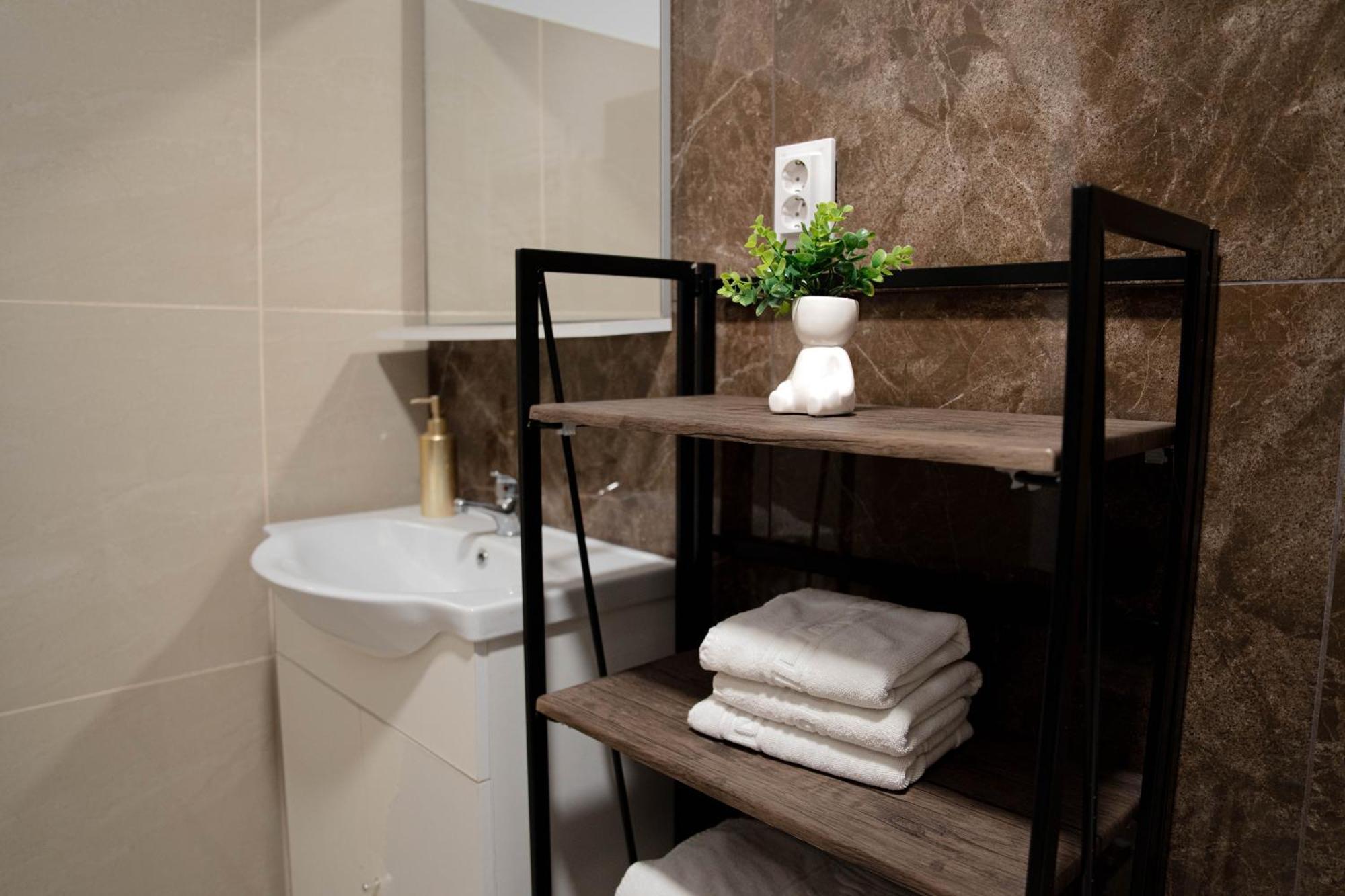 Casa Alis Hotel Oradea Bagian luar foto