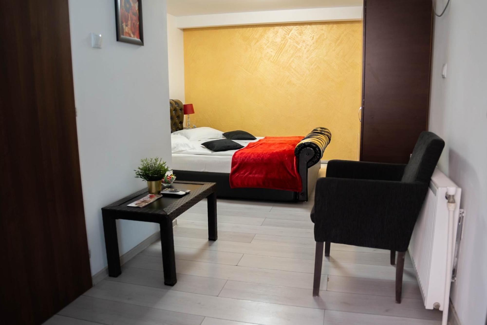 Casa Alis Hotel Oradea Bagian luar foto